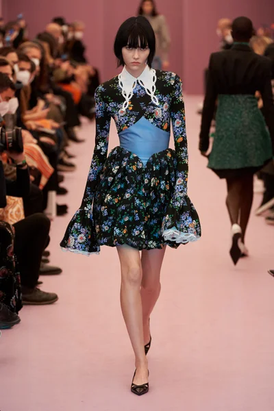 Look 2